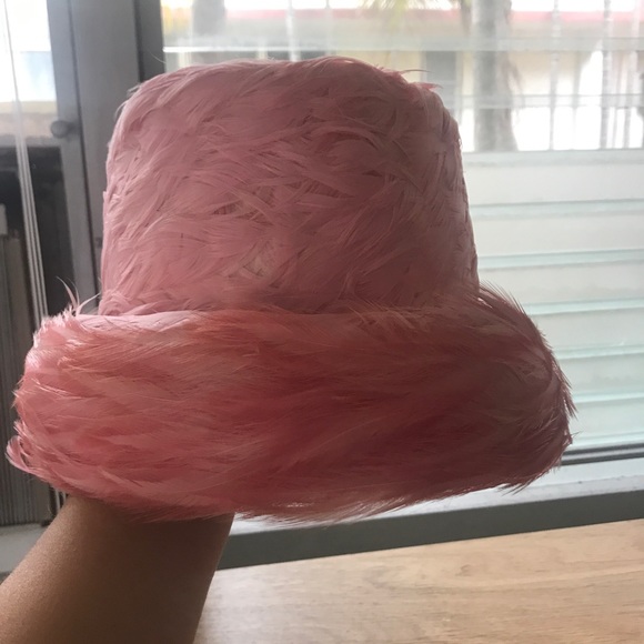 Mid century pink feathered hat - Picture 4 of 7